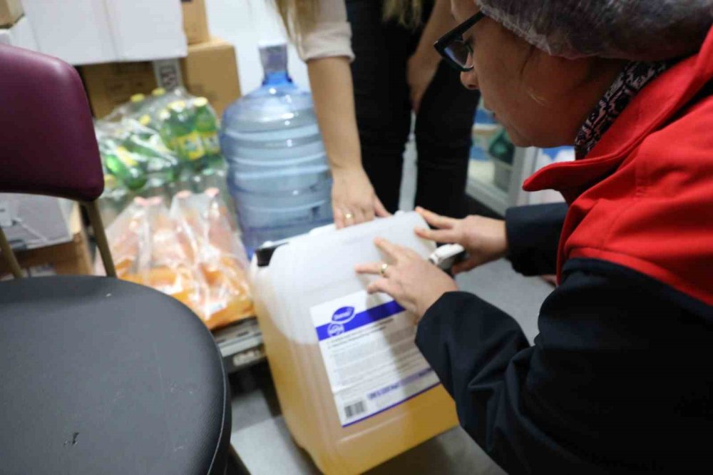 Alışveriş Merkezlerinde Gıda Denetimi Sürüyor