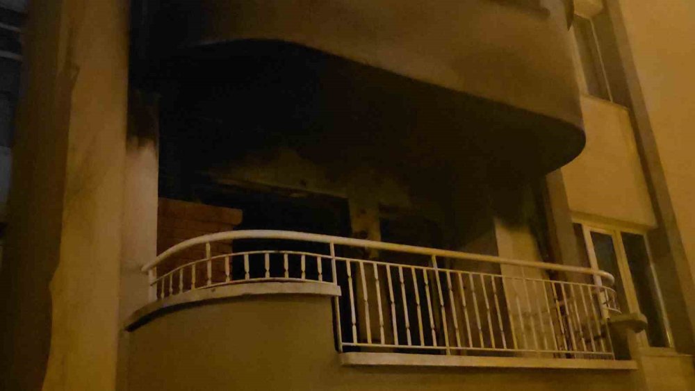 Apartman Yangınında 1 Kişi Hayatını Kaybetti