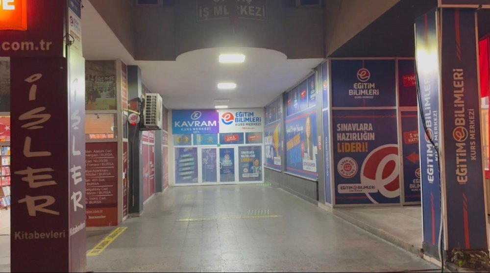 Arızalanan Asansörde 45 Dakika Mahsur Kaldılar