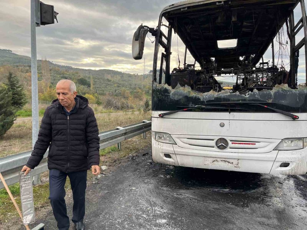 Ortaokul Öğrencilerini Taşıyan Otobüs Alevlere Teslim Oldu