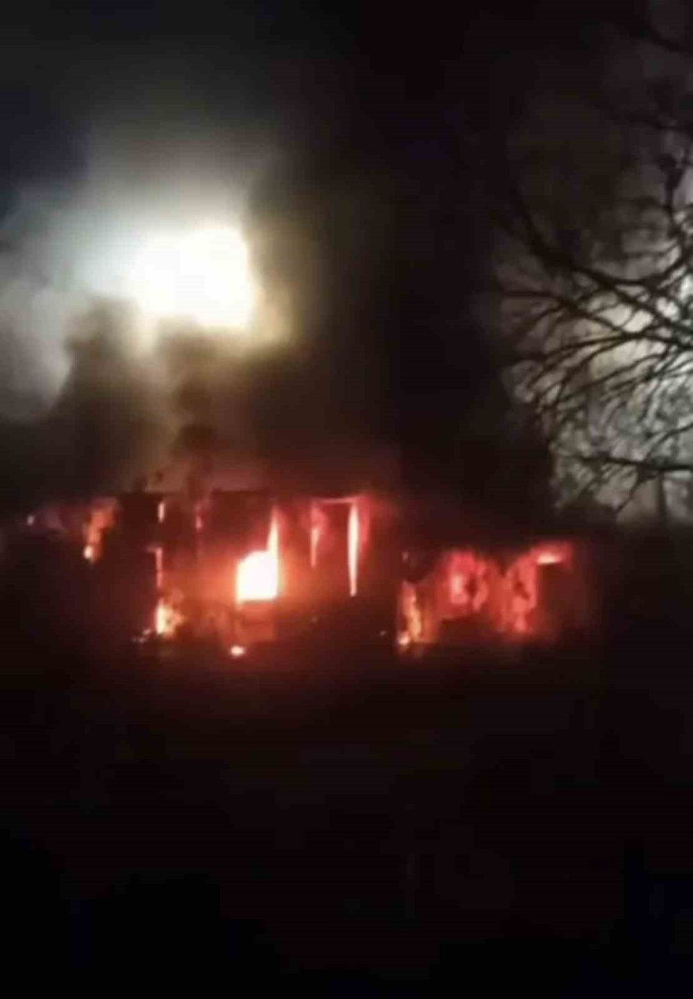 Osb’de Fabrika Yangını: 1 Kişi Yaralandı