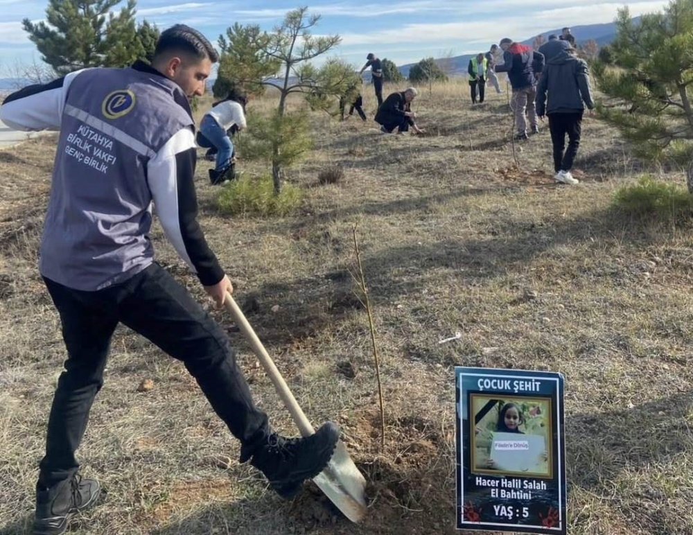 Şehit Çocuklar İçin Fidan Dikim Etkinliği Düzenlendi