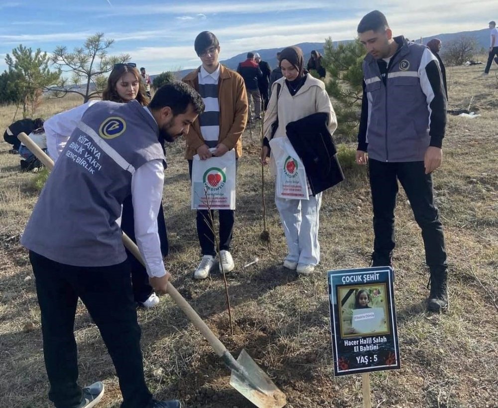 Şehit Çocuklar İçin Fidan Dikim Etkinliği Düzenlendi