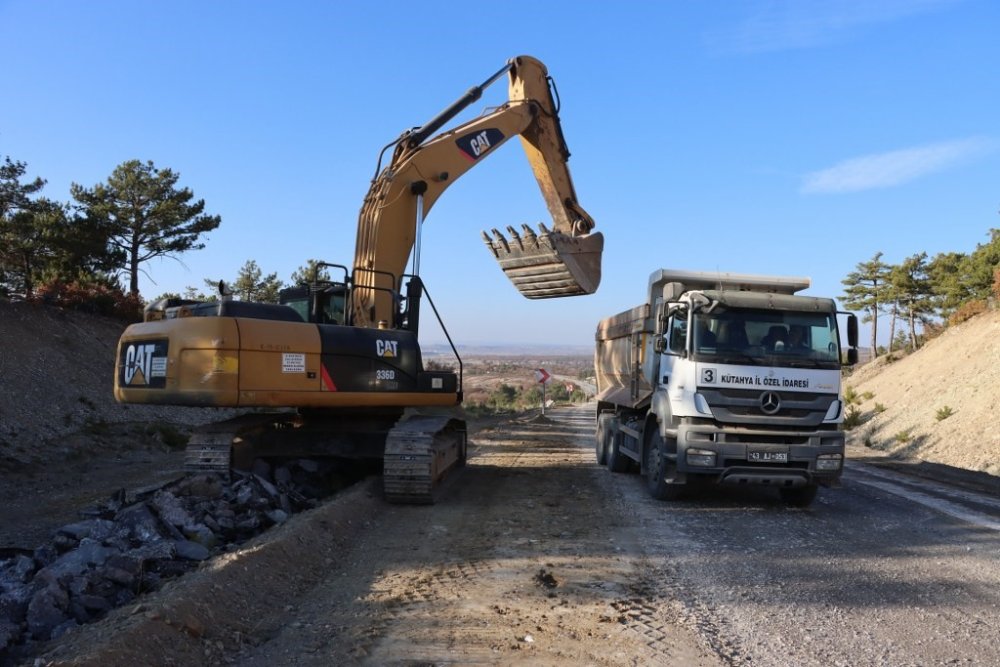 Köylerde Asfalt Çalışmaları Devam Ediyor