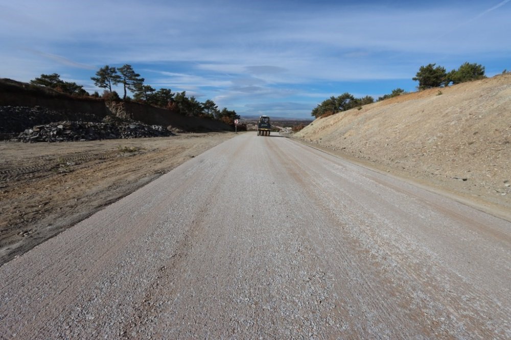 Köylerde Asfalt Çalışmaları Devam Ediyor