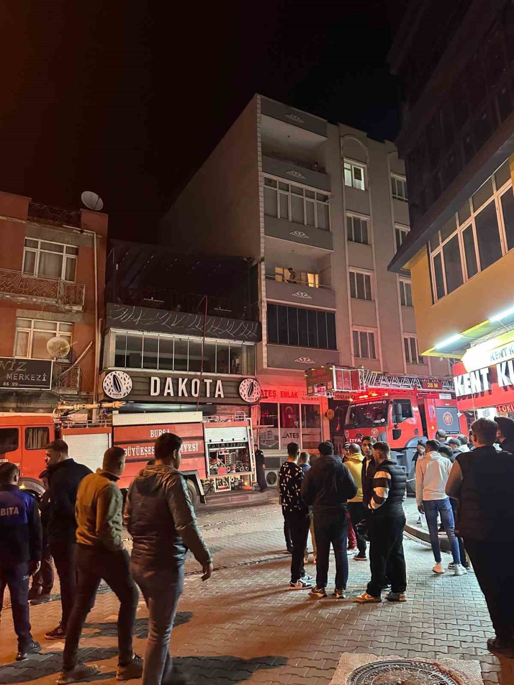 Patlayan Pelet Soba Kafede Yangın Çıkardı