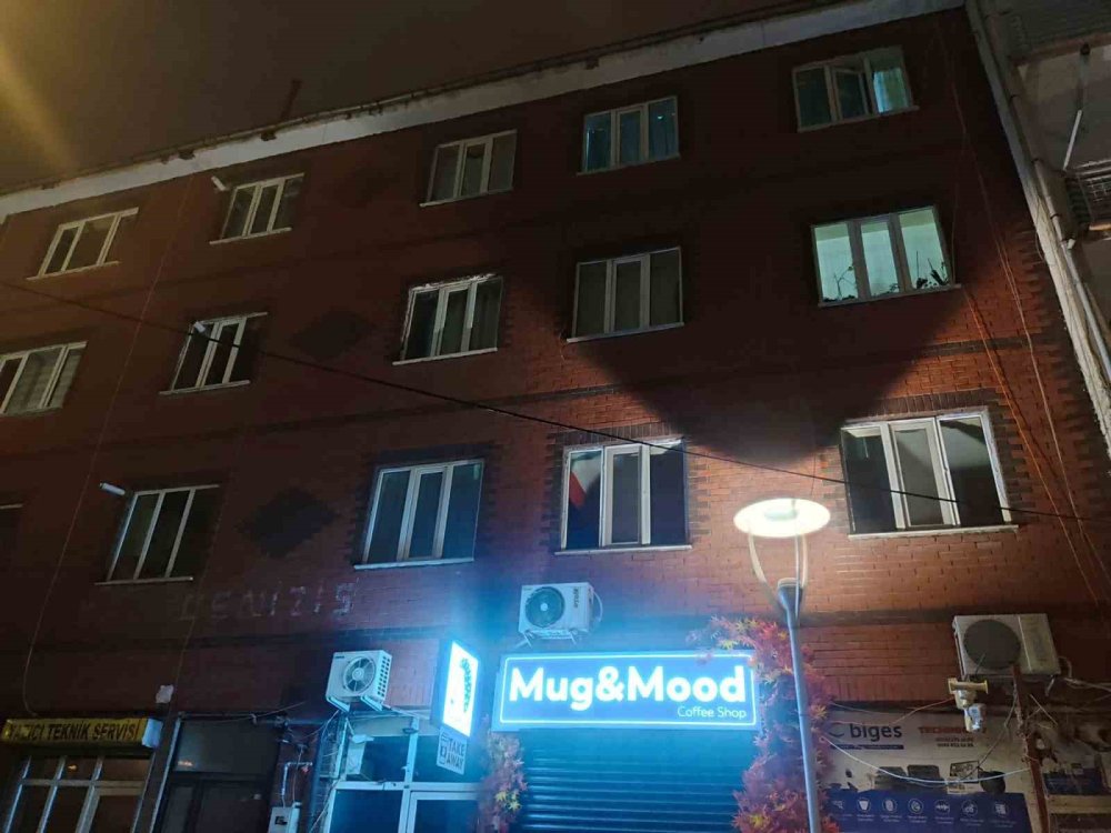 Genç Kadın Arkadaşının Evinde Ölü Bulundu