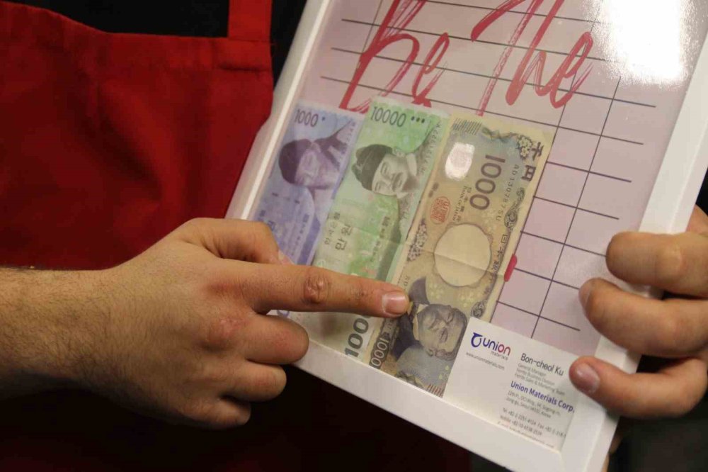 Kore’de Döner Kesmeyi Öğrenip Türkiye'de Dükkan Açtılar