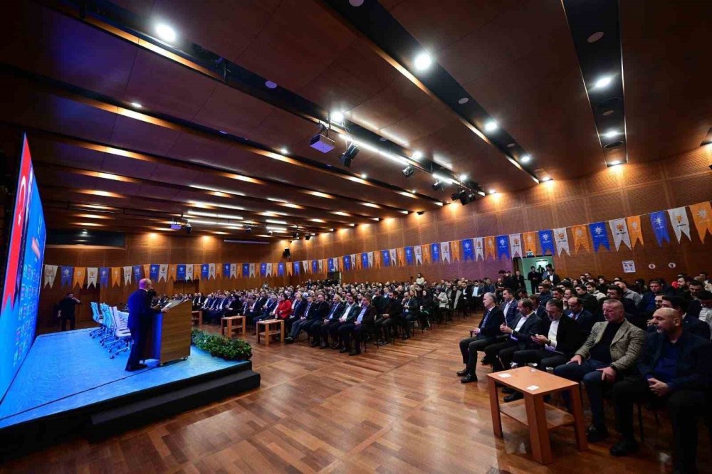 Son 1 Hafta 5 Bin 284 Kişi Ak Parti Kadrolarına Katıldı
