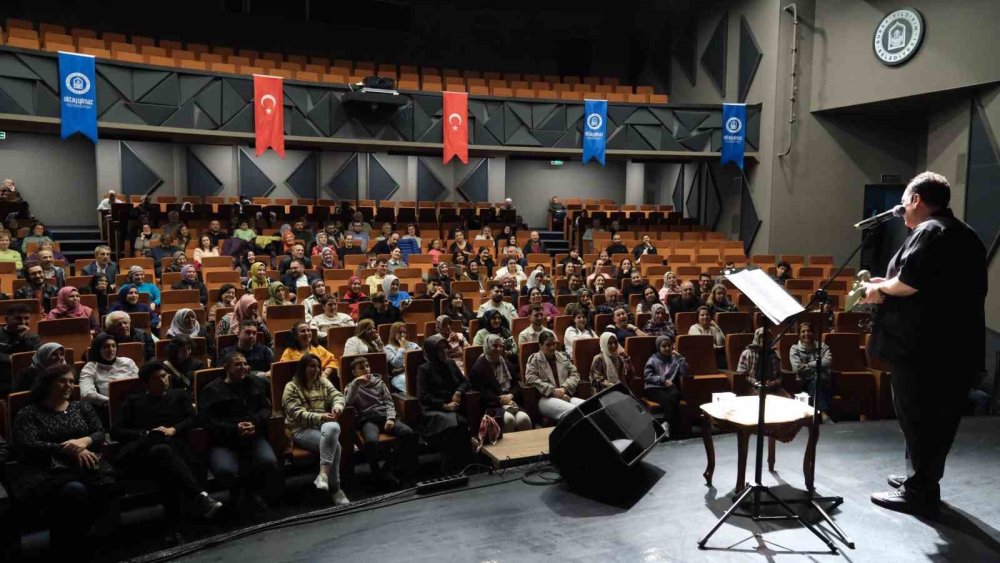 Nostalji Ve Kahkaha Dolu Gece