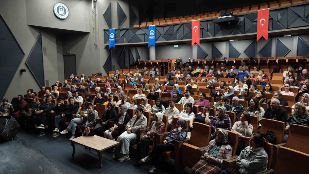 Nostalji Ve Kahkaha Dolu Gece