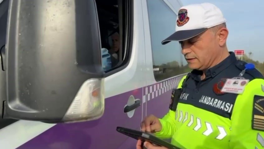 Sivil Kıyafetli Jandarmalar Sahada