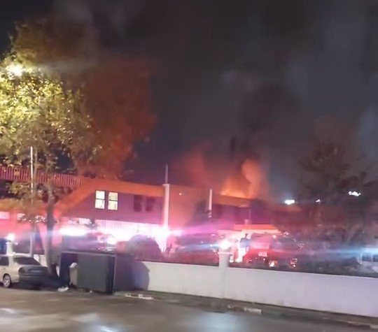 Fabrika Yangını Paniğe Neden Oldu