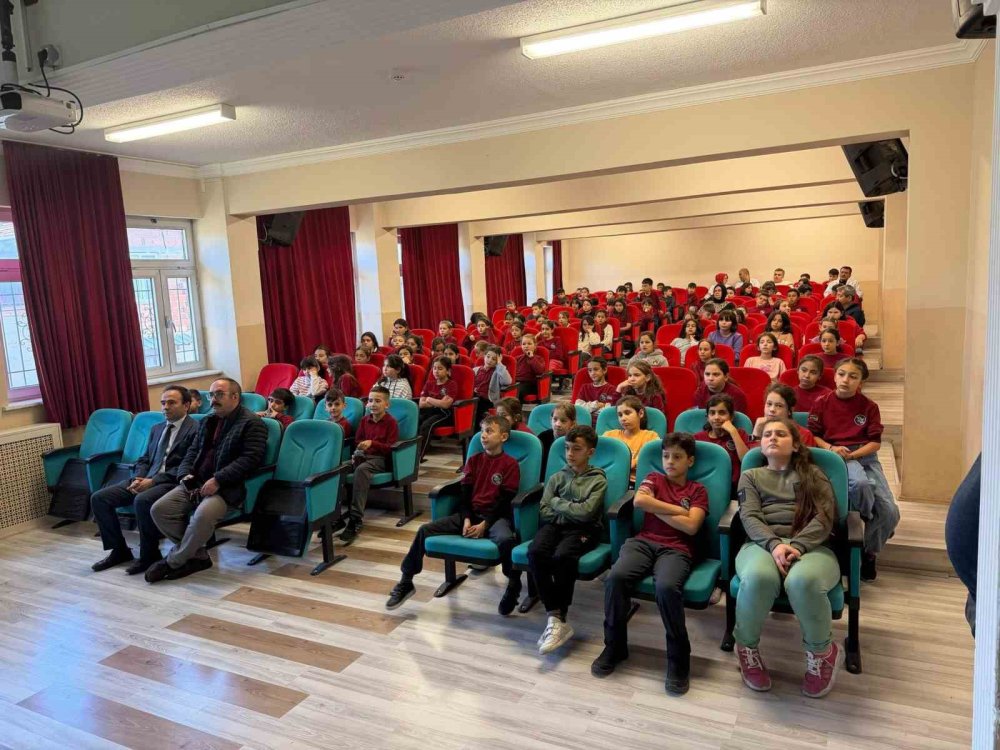 Öğrencilere "Gıda Güvenilirliği Ve Gıda İsrafı" Konulu Eğitim Verildi