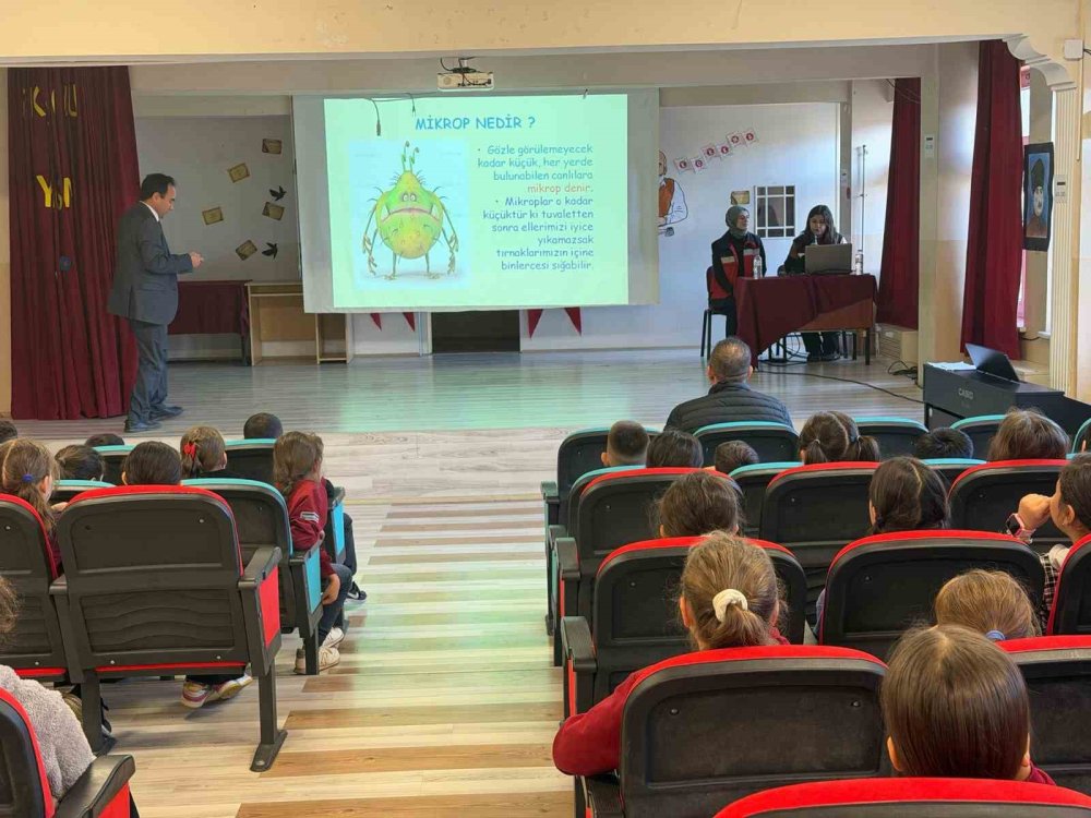 Öğrencilere "Gıda Güvenilirliği Ve Gıda İsrafı" Konulu Eğitim Verildi