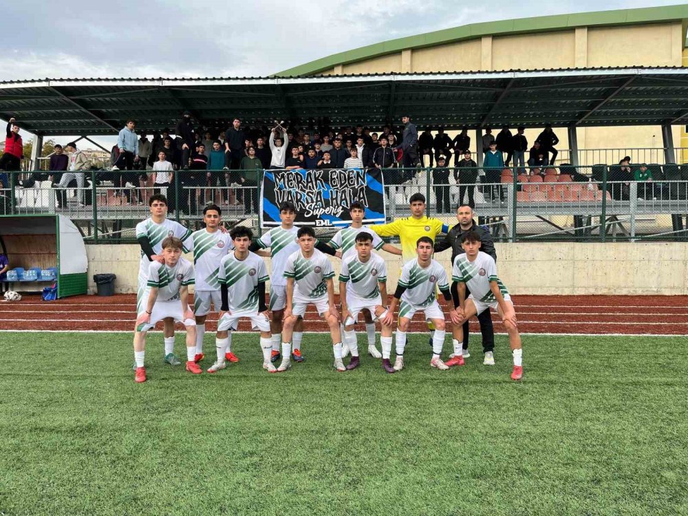 Okul Sporları Gençler Futbol Müsabakaların Şampiyonu Mesleki Ve Teknik Anadolu Lisesi