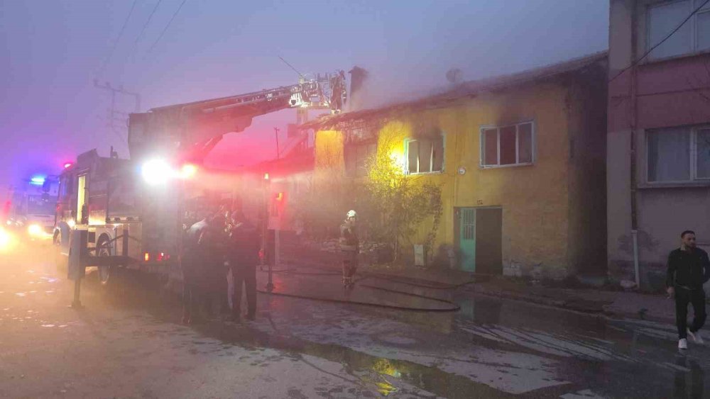 Ahşap Evde Çıkan Yangında 85 Yaşındaki Kadın Hayatını Kaybetti