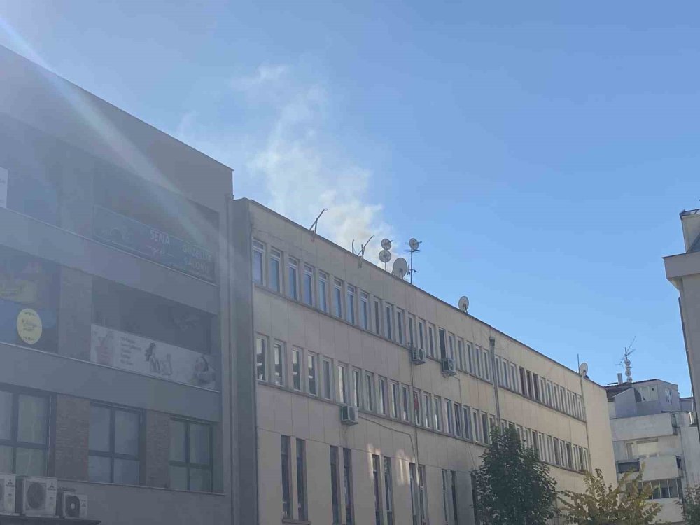 Kömür Kazanından Çıkan Duman Hava Kalitesini Düşürüyor