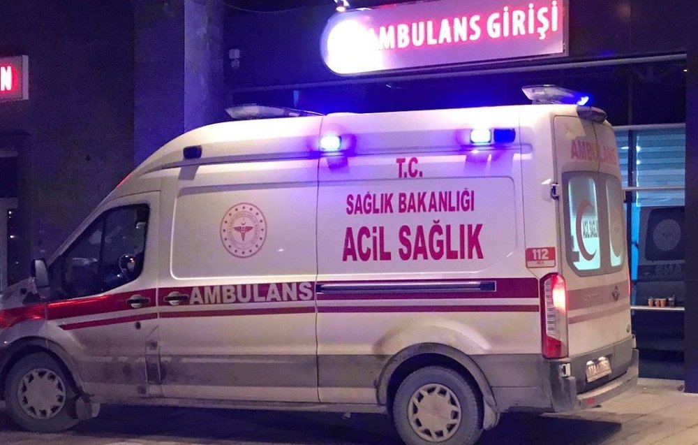 Bilecik’te Otobüs İle Otomobil Çarpıştı
