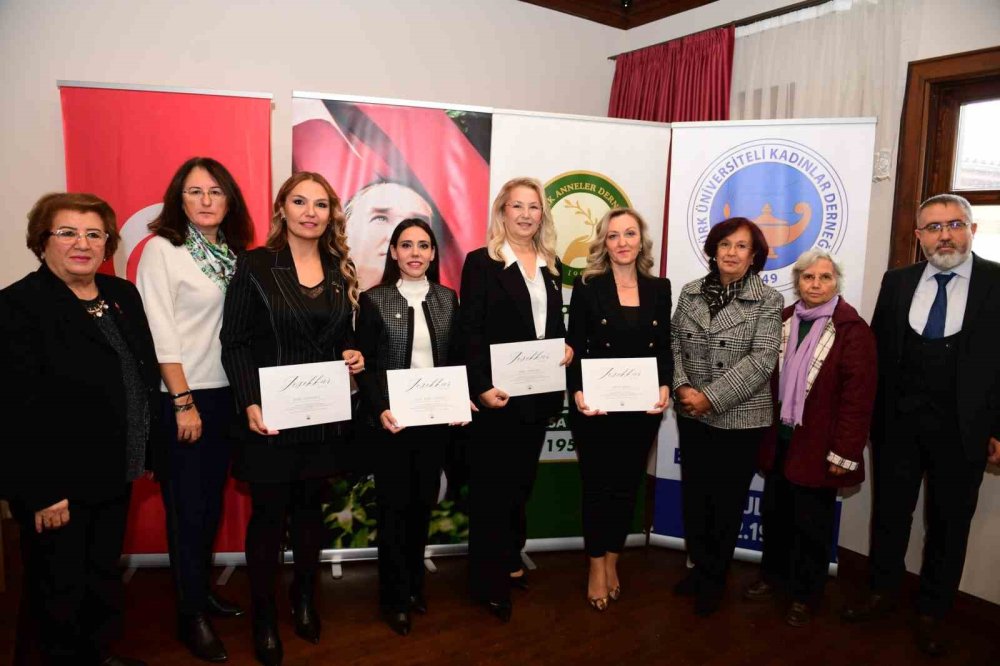 Cumhuriyetin Eğitimci İlk Kadın Milletvekilleri Konuşuldu