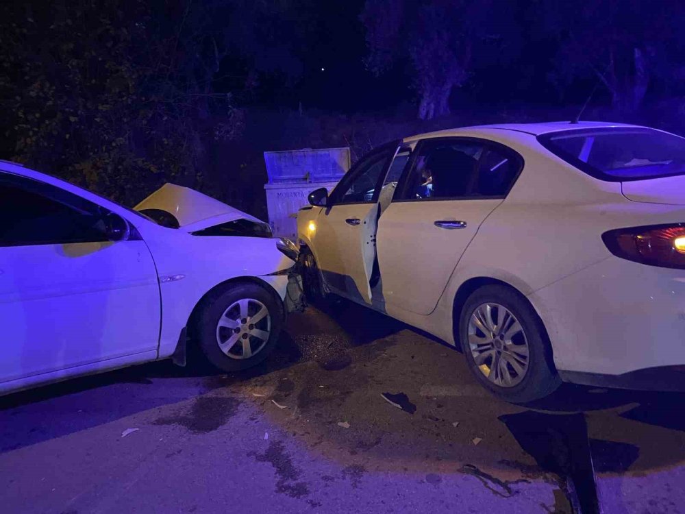 Hız İhlali Feci Kazaya Yol Açtı: 2’si Ağır 4 Yaralı