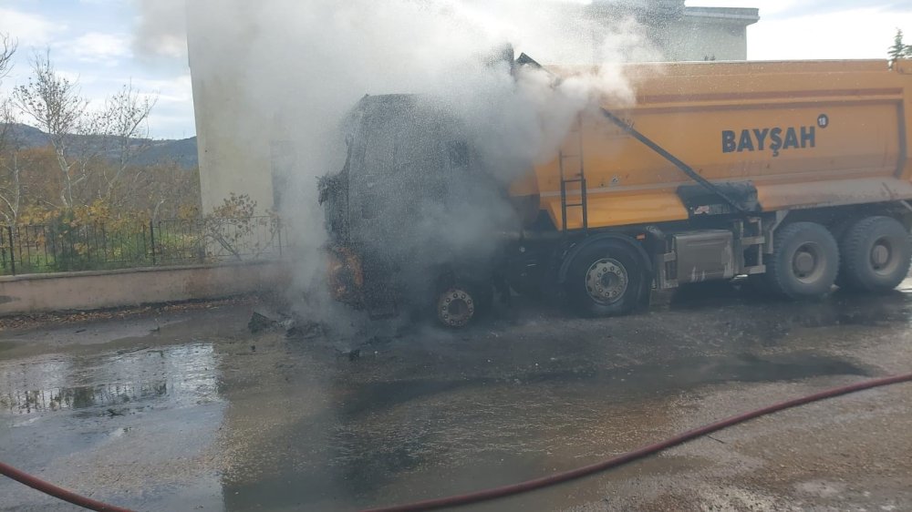 Hafriyat Kamyonu Yandı!