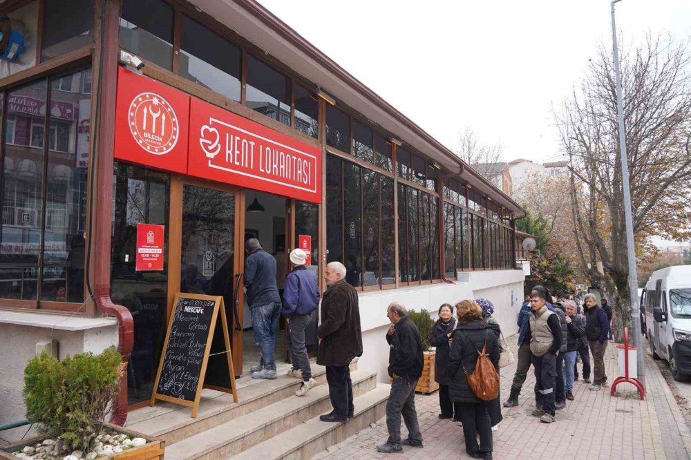 Şehit İlhan Ongan’ın Anısına Binlerce Kişiye Ücretsiz Yemek Dağıtıldı