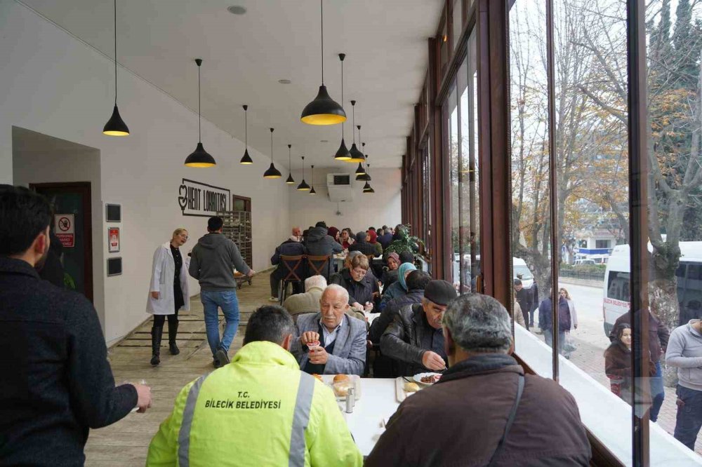 Şehit İlhan Ongan’ın Anısına Binlerce Kişiye Ücretsiz Yemek Dağıtıldı