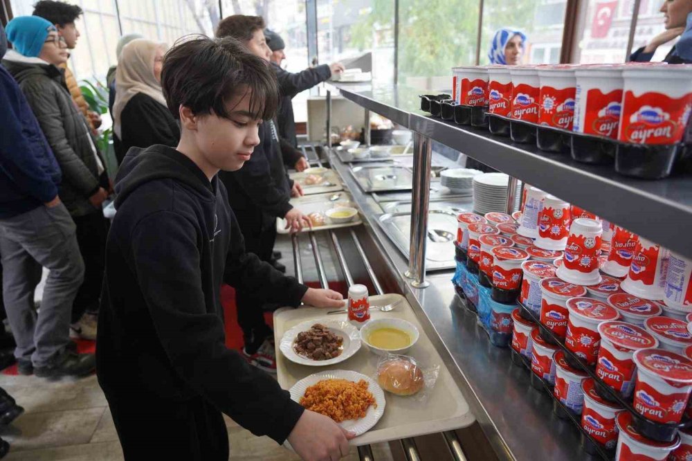 Şehit İlhan Ongan’ın Anısına Binlerce Kişiye Ücretsiz Yemek Dağıtıldı