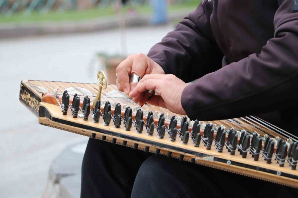 Soğuk Havada Sokak Sanatı