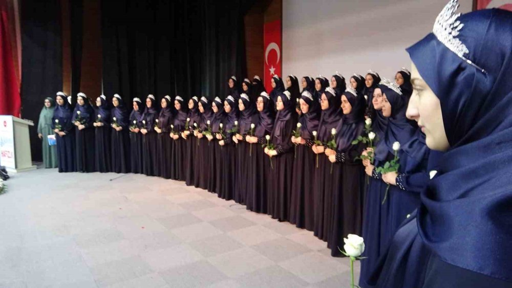 Tavşanlı’da 36 Kız Hafız İçin Görkemli İcazet Töreni