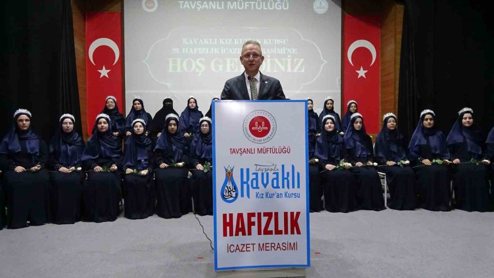Tavşanlı’da 36 Kız Hafız İçin Görkemli İcazet Töreni