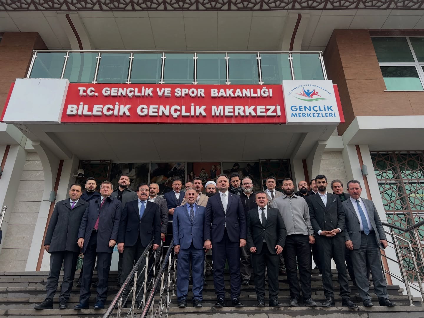 bakan-yardimcisi-eminoglundan-bilecik-temaslari.jpg
