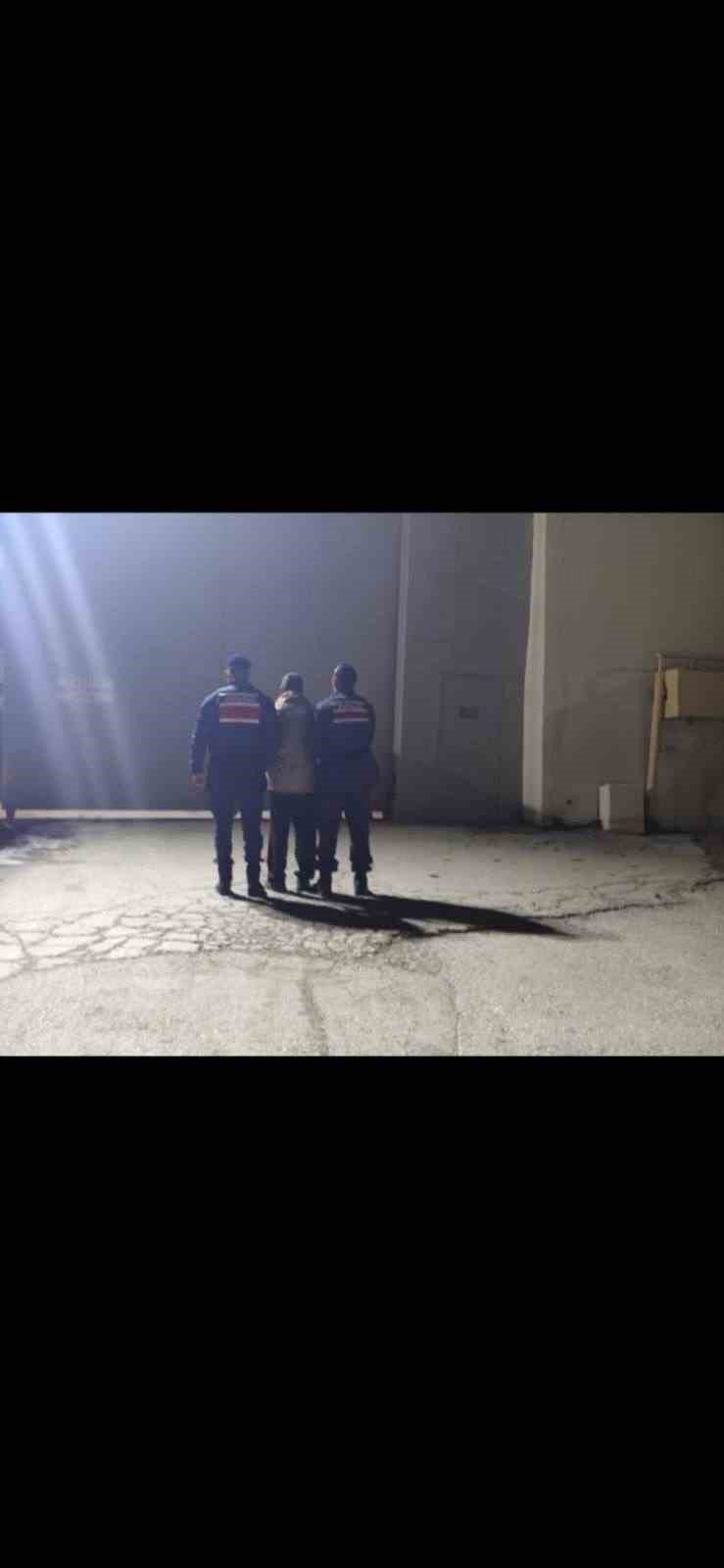 Hırsızlık Suçundan Aranan Şahıs Yakalandı