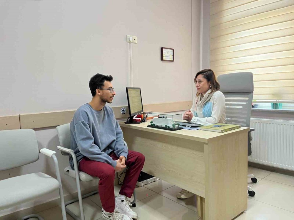 Kronik Uyku Yoksunluğu Alzheimera Yol Açabilir