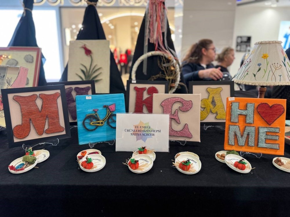 Bu Eserlerin Hepsi Özel Gereksinimli Bireylerin Ellerinden Çıktı