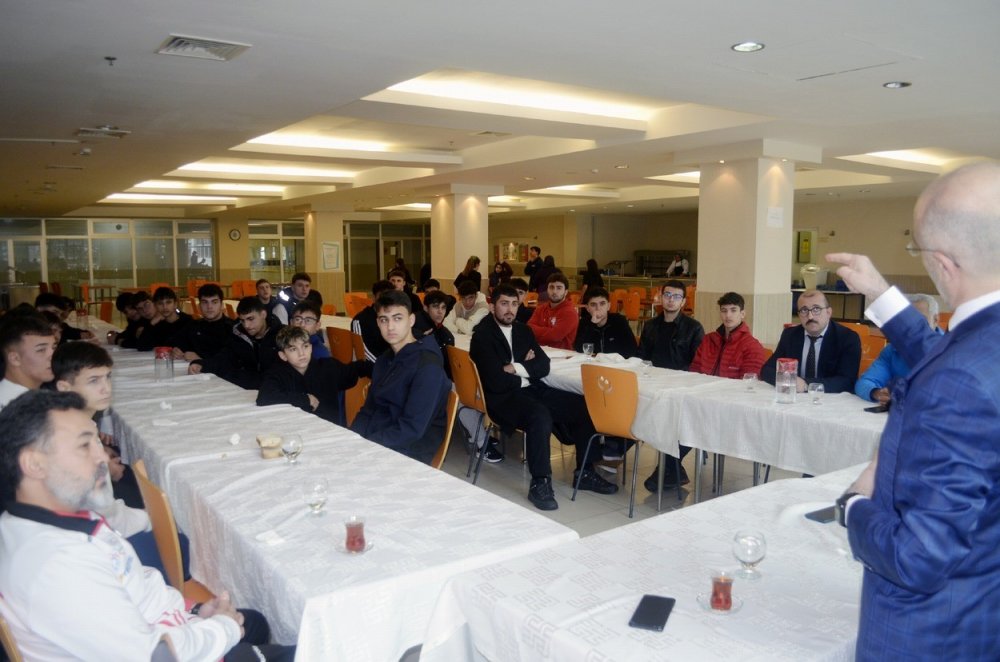 Şampiyon Güreşçilere Destek Sözü