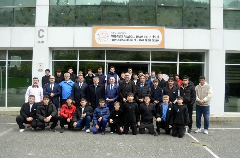 Şampiyon Güreşçilere Destek Sözü