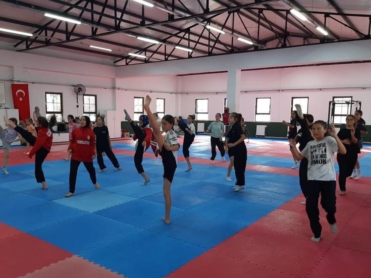 Taekwondo Antrenmanları Aralıksız Sürüyor