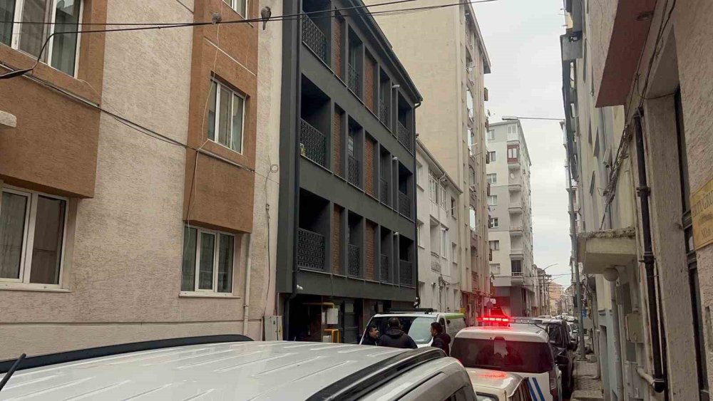 43 Yaşındaki Genç Adam Evinde Ölü Bulundu