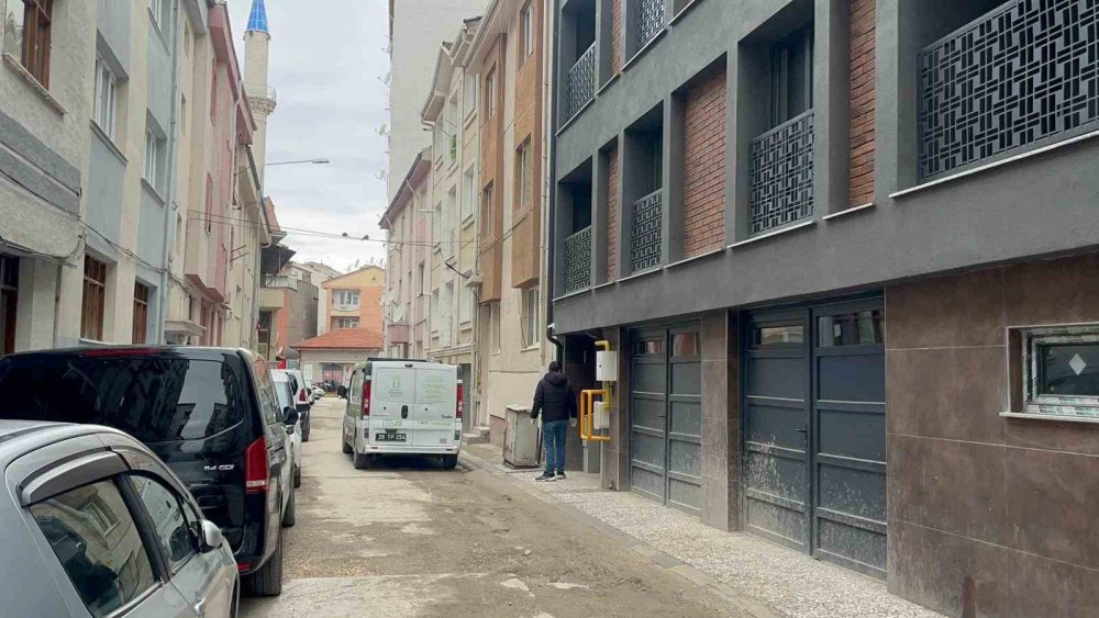 43 Yaşındaki Genç Adam Evinde Ölü Bulundu