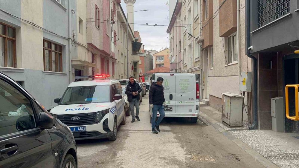 43 Yaşındaki Genç Adam Evinde Ölü Bulundu