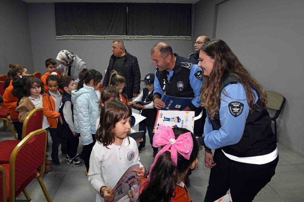 Minikler Zabıtanın Görevlerini Öğrendi