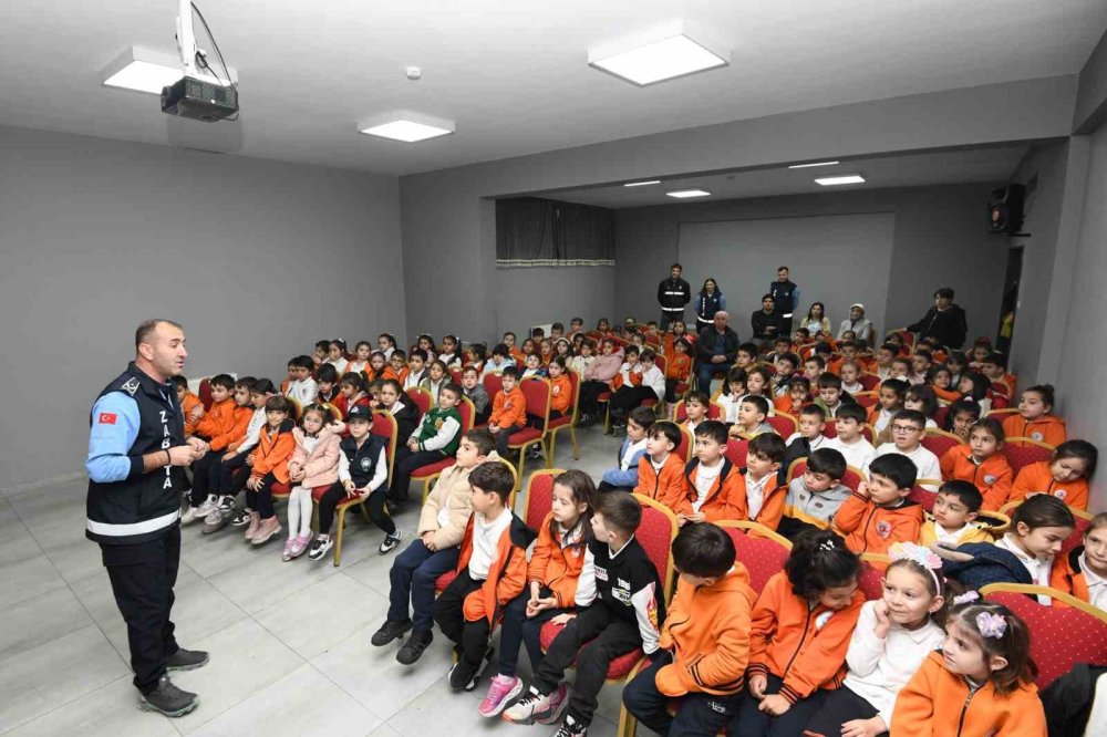 Minikler Zabıtanın Görevlerini Öğrendi