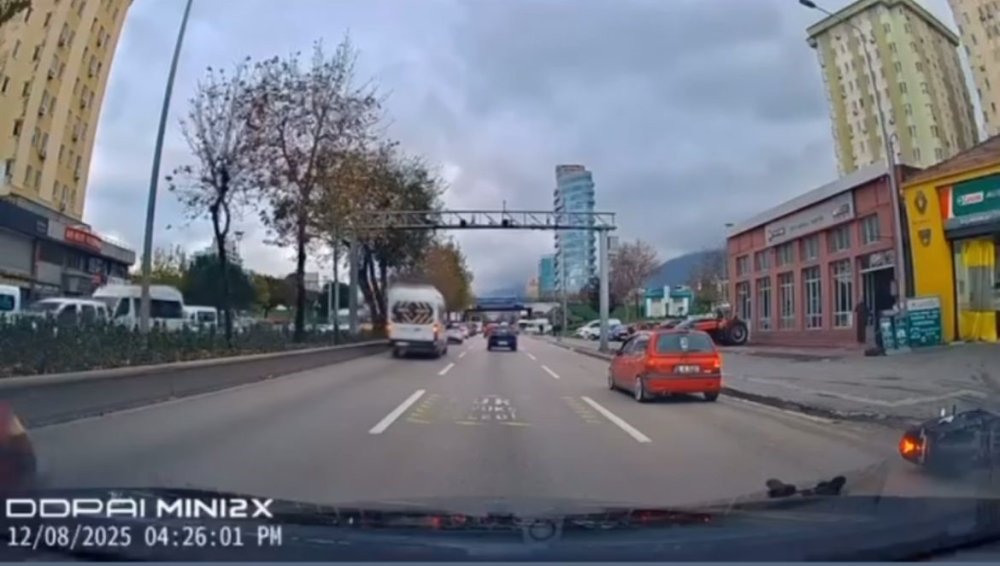 Motorcunun Ölümden Döndüğü Anlar Kameralara Yansıdı