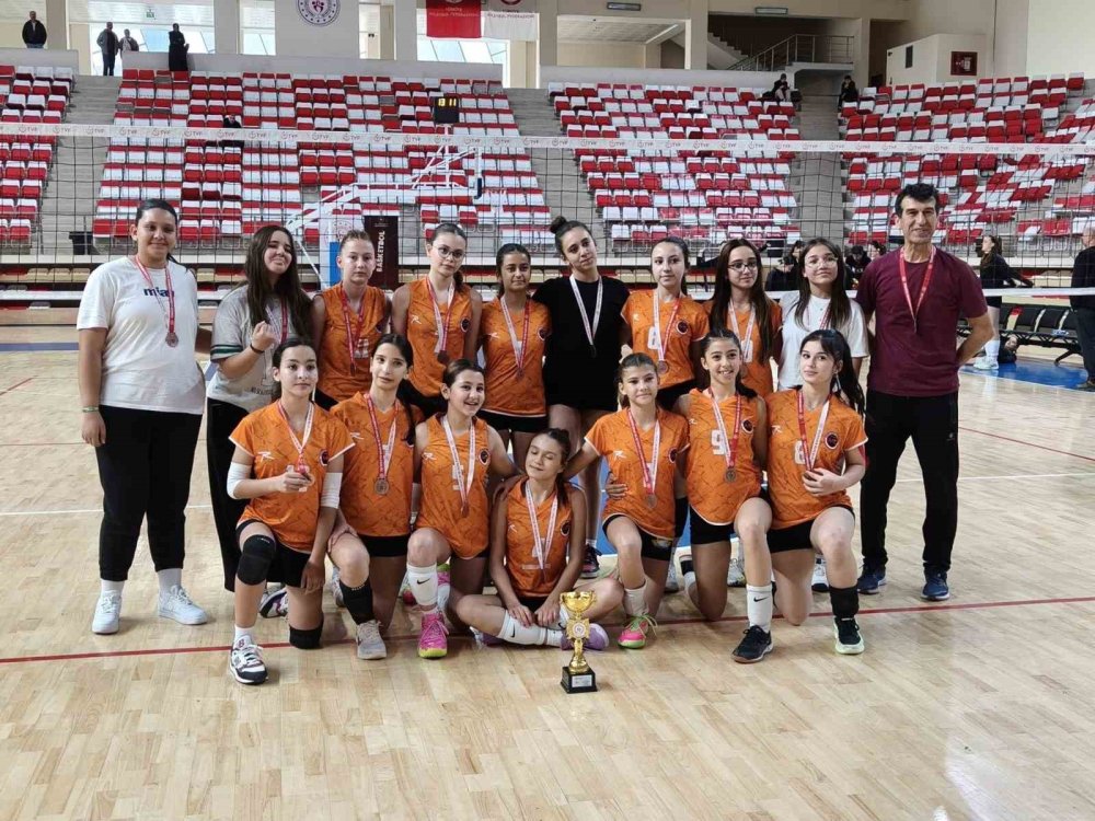 ’Okul Sporları Voleybol Yıldız Kızlar’ Müsabakaları Sonuçlandı