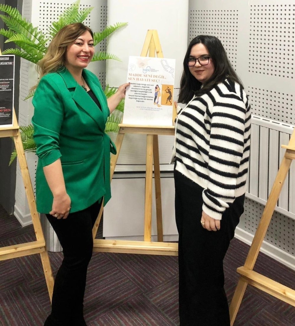 Sosyal Hizmet Topluluğu’ndan "Bağımlılık Türleri Ve Sosyal Hizmet Müdahaleleri" Eğitimi