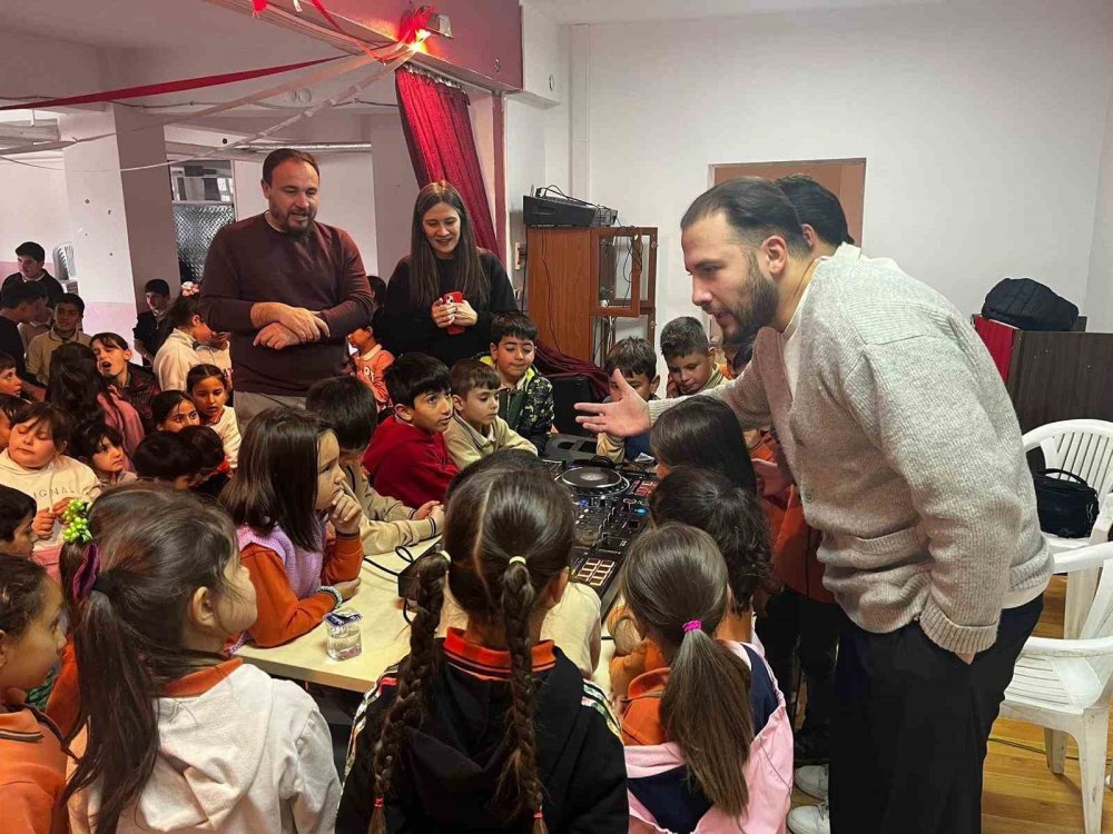 Öğrenciler Dj İle Buluştu