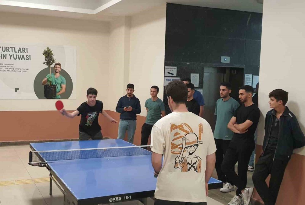 Yurtlarda Kalan Öğrenciler Düzenlenen Etkinlikler İle Sosyalleşiyor