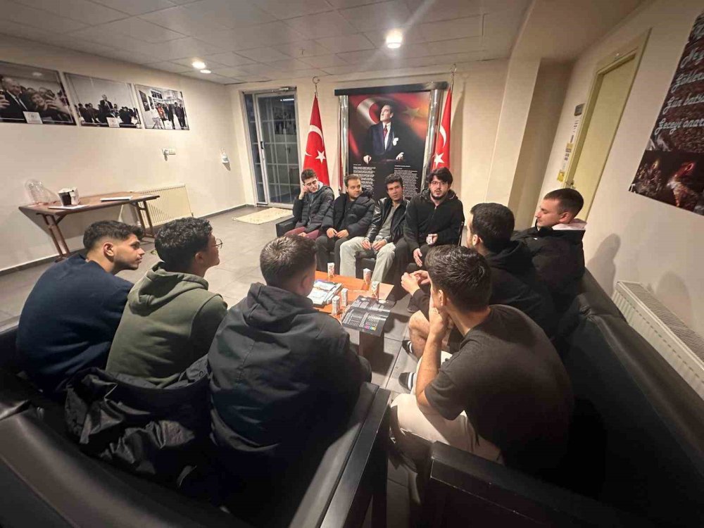 Yurtlarda Kalan Öğrenciler Düzenlenen Etkinlikler İle Sosyalleşiyor